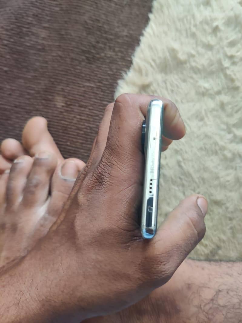 Tecno CAMON 40 Pro 4