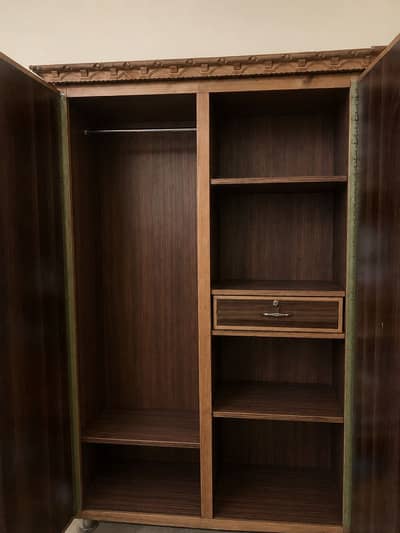 Wardrobe with 100% wooden structure (price negotiable)