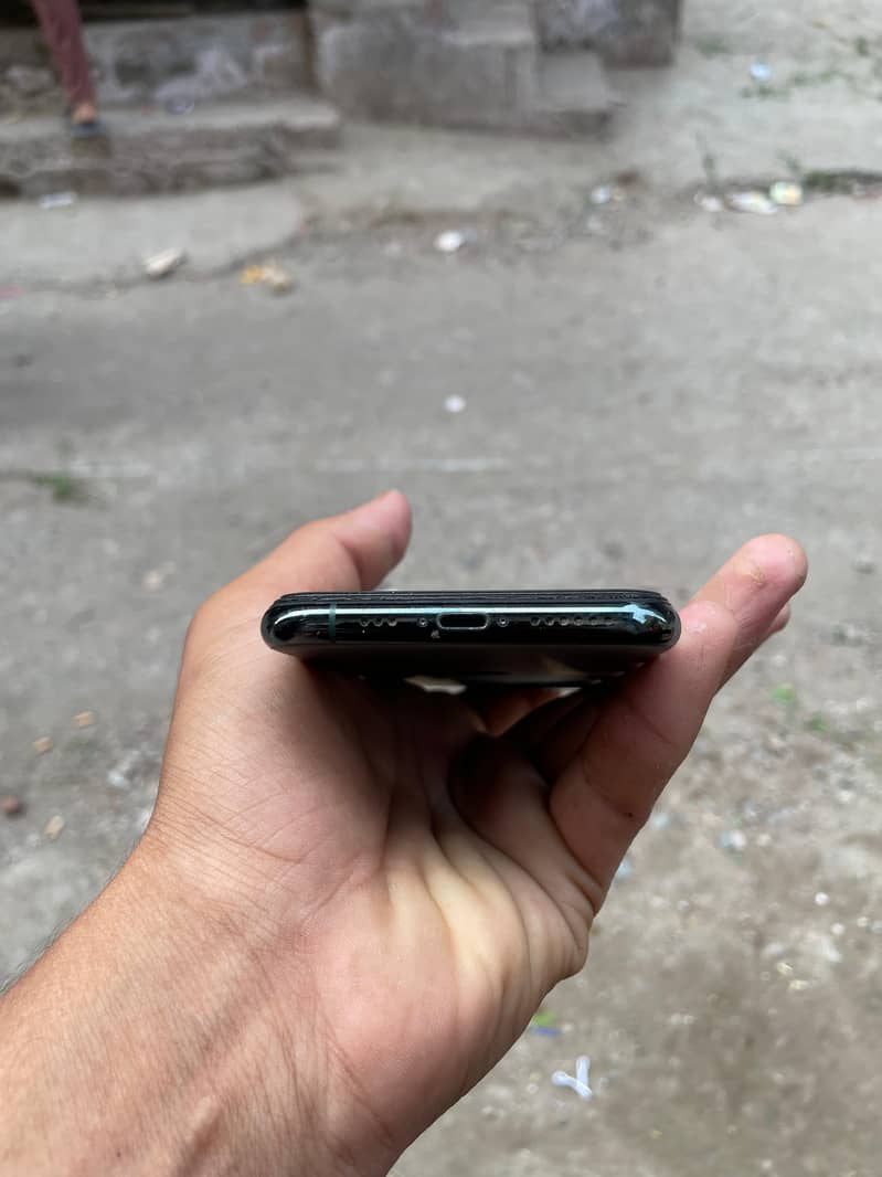 Apple iPhone 11 Pro 3