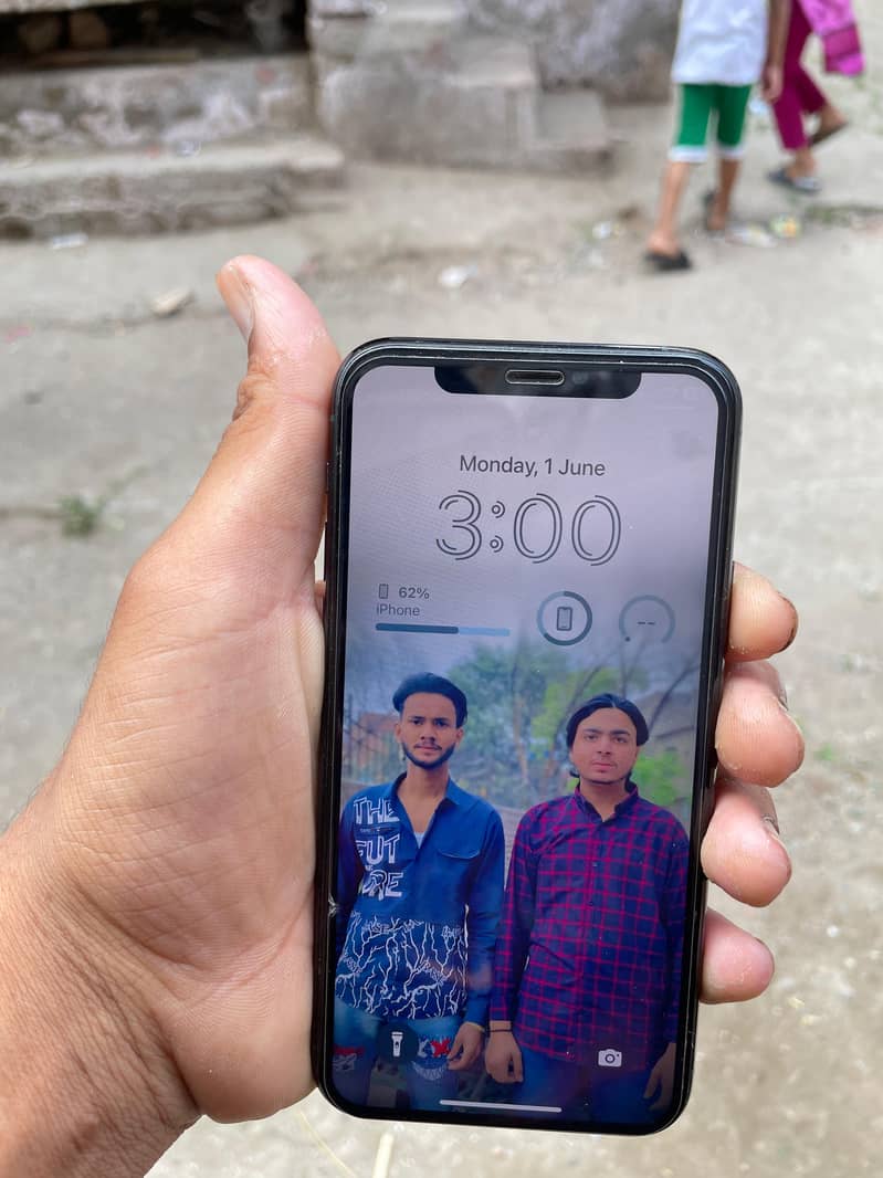 Apple iPhone 11 Pro 6