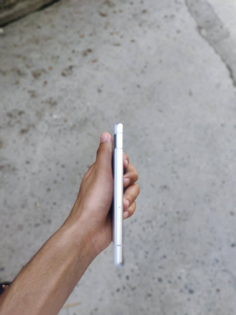 Google Pixel 7a 4