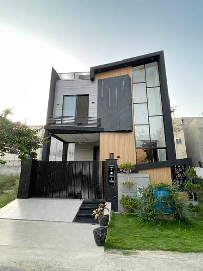 6 MARLA BRAND NEW BUNGALOW IS AVAILABLE FOR SALE IN THE BEST BLOCK OF PHASE 9 TOWN DHA LAHORE