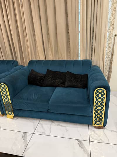2 seater sofa set, 4 pieces. Used for 2 months only.