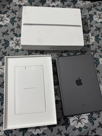Ipad 9th generation with box and condition 10/10