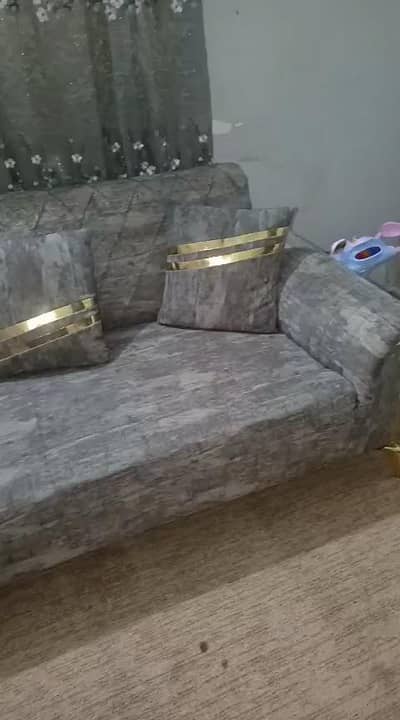7 seater used sofa set for sale - Good condition.