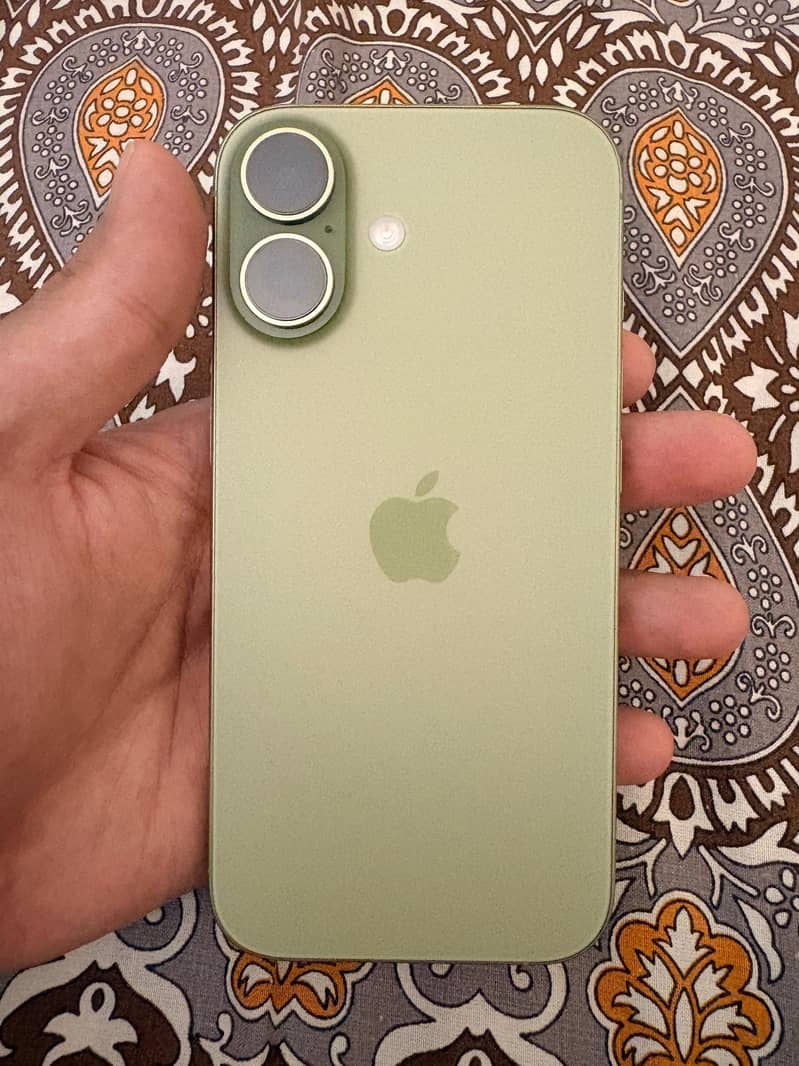 Apple iPhone 17 4