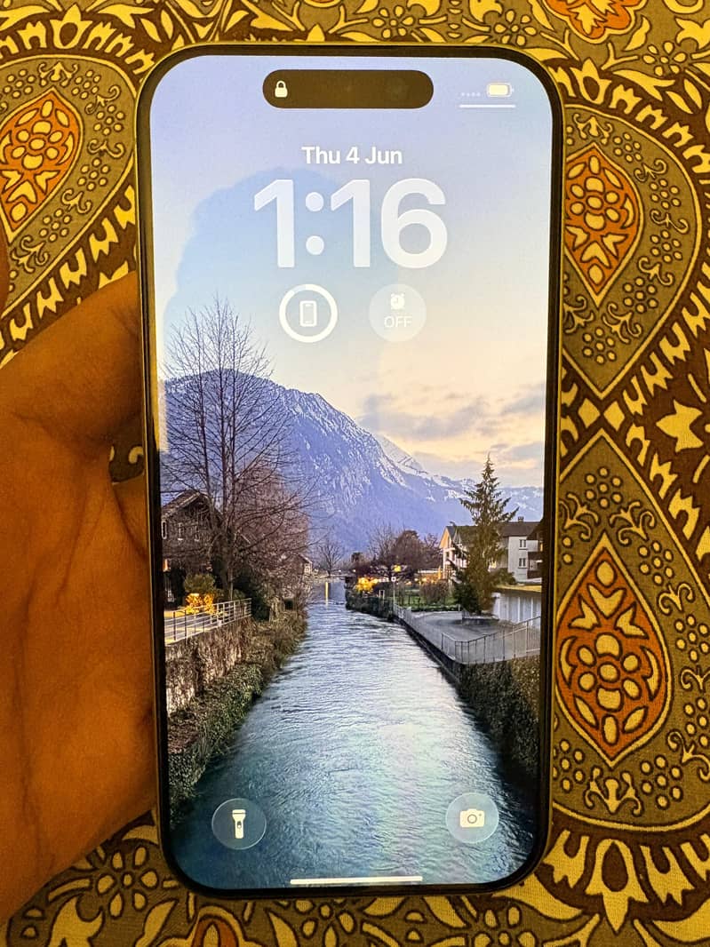 Apple iPhone 17 5