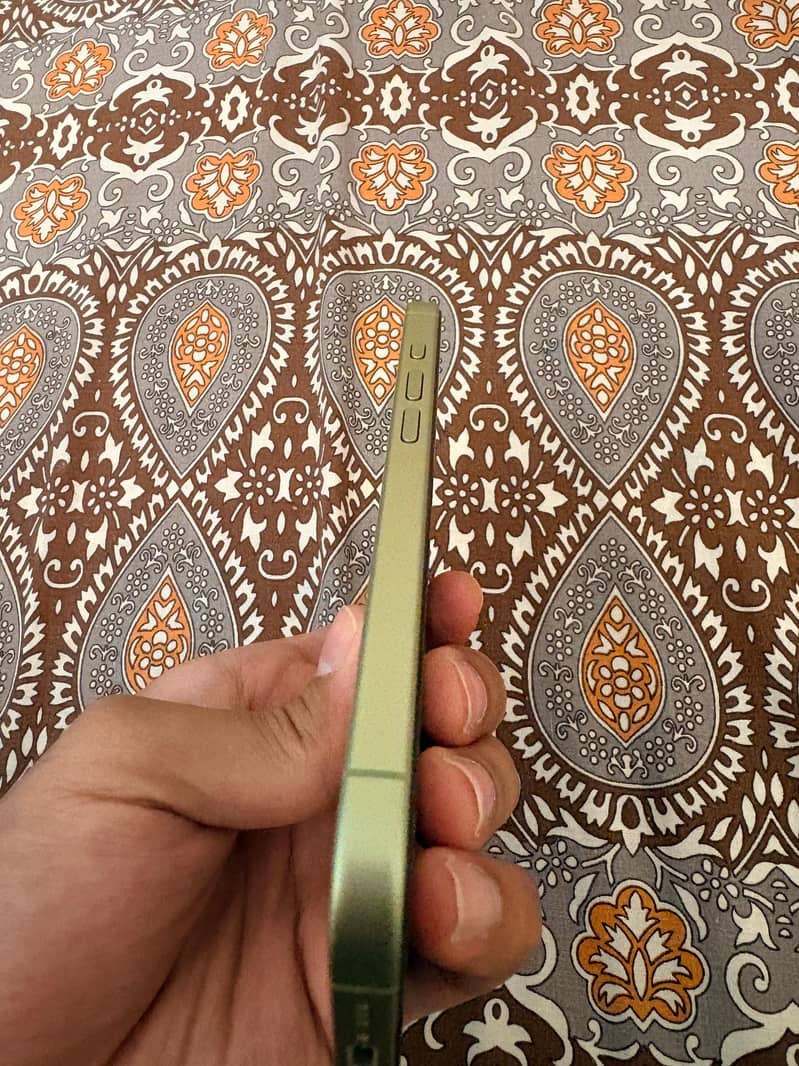 Apple iPhone 17 7