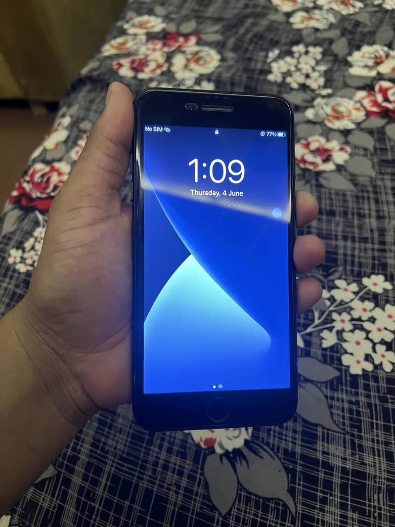 Apple iPhone 7 Plus 1