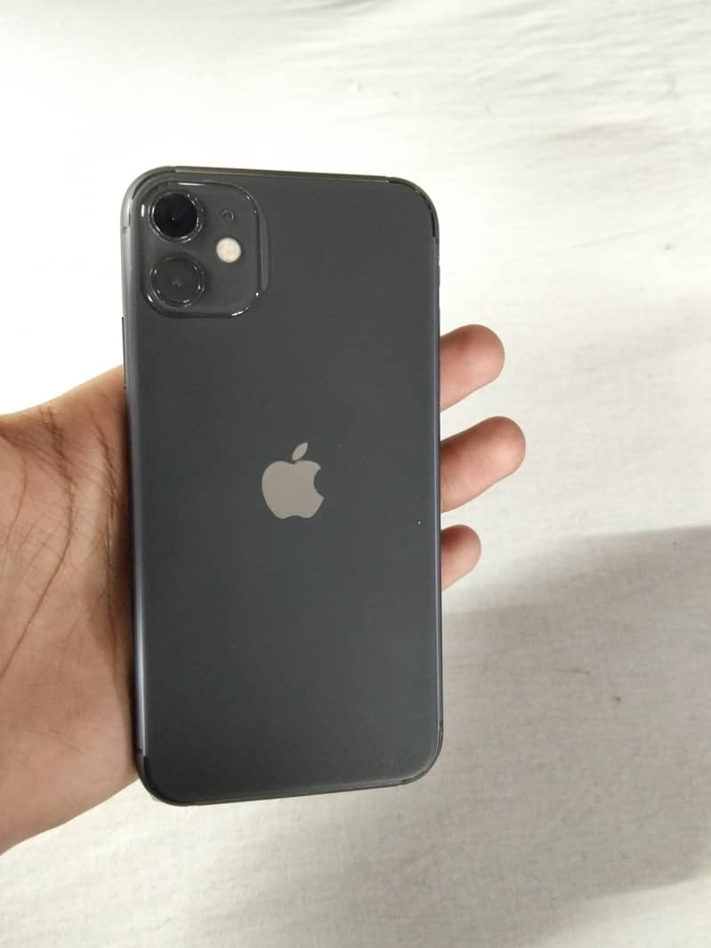 Apple iPhone 11 4
