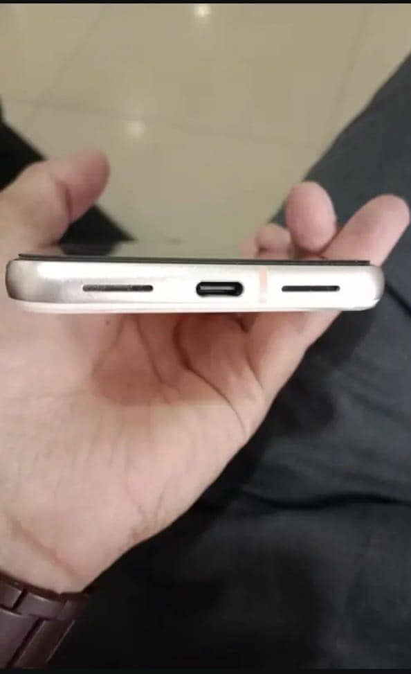 Google Pixel 8 1