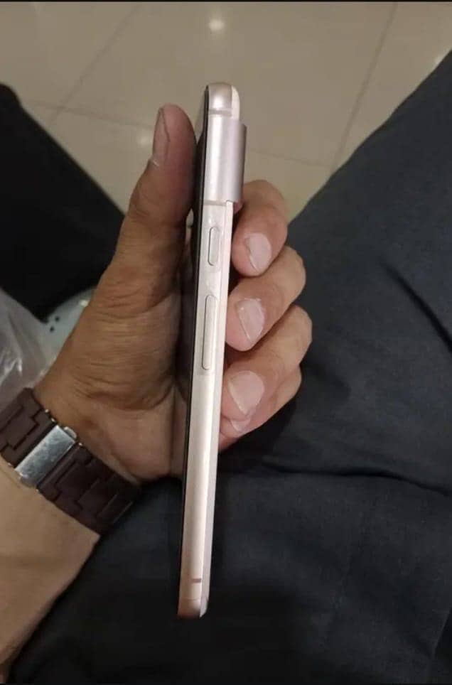 Google Pixel 8 3