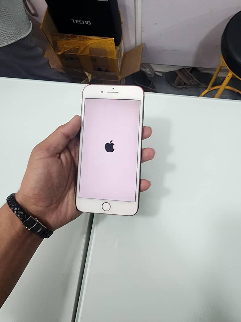 Apple iPhone 7 Plus 5