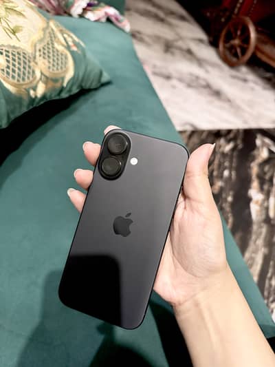 Apple iPhone 16