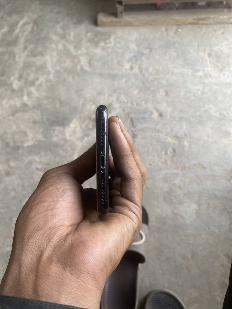 Apple iPhone 7 Plus 5