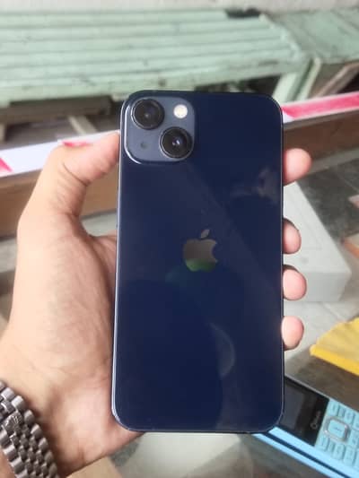 Apple iPhone 13