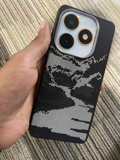Apple iPhone 11 Pro Max \ Tecno Spark 20