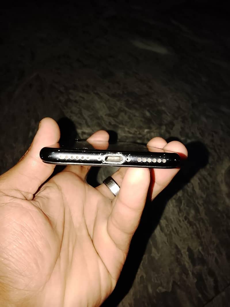 Apple iPhone 7 4