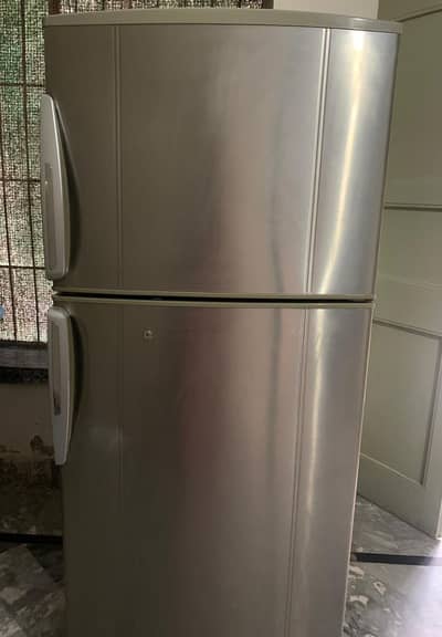 Sanyo Refrigerator  litres. Or 14.6 cubic ft, anti frost