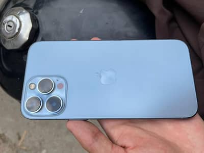 Apple iPhone 13 Pro Max water pack