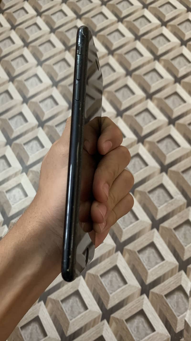 Apple iPhone 7 Plus 0