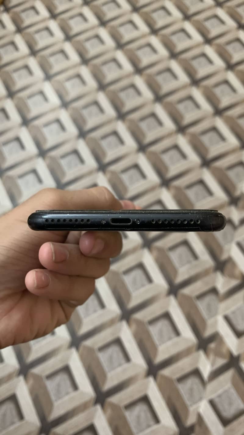 Apple iPhone 7 Plus 2