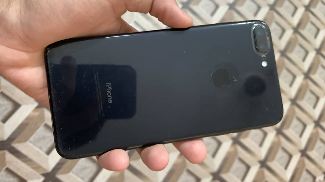 Apple iPhone 7 Plus 5