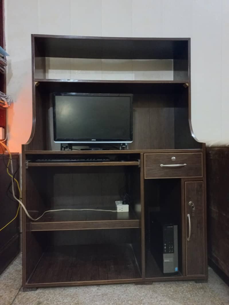 Computer and Study Table 0