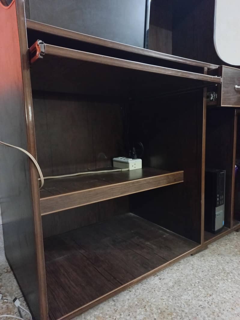 Computer and Study Table 2