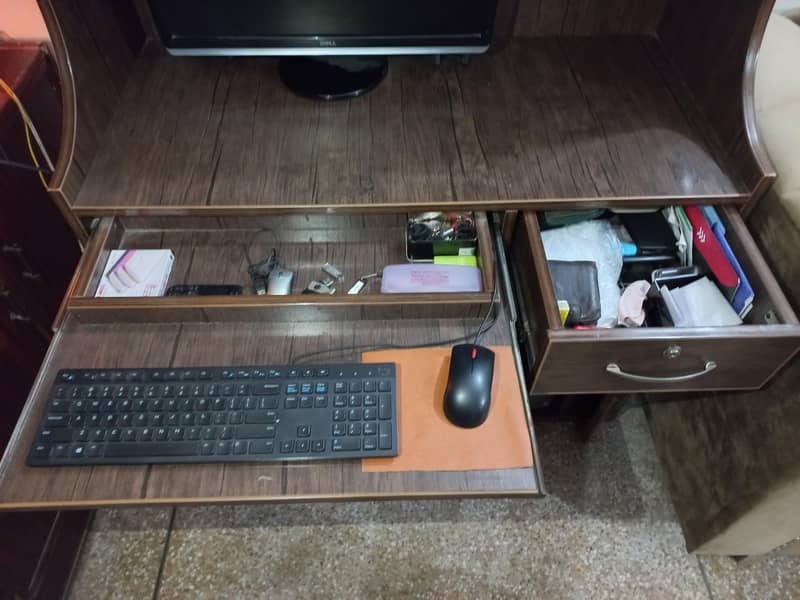 Computer and Study Table 3