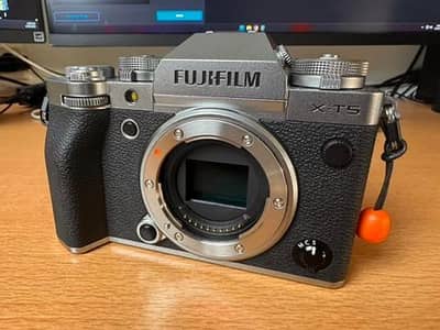 FUJIFILM X-T5