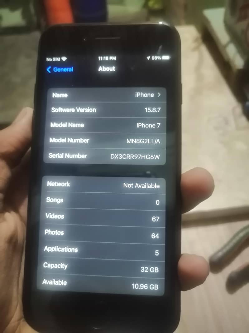 Apple iPhone 7 0