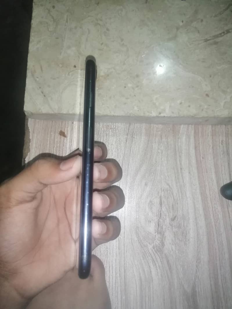 Apple iPhone 7 1