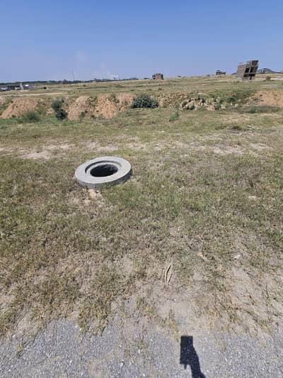 5 MARLA PLOT URGENT FOR SALE  IN B17 ISLAMABAD