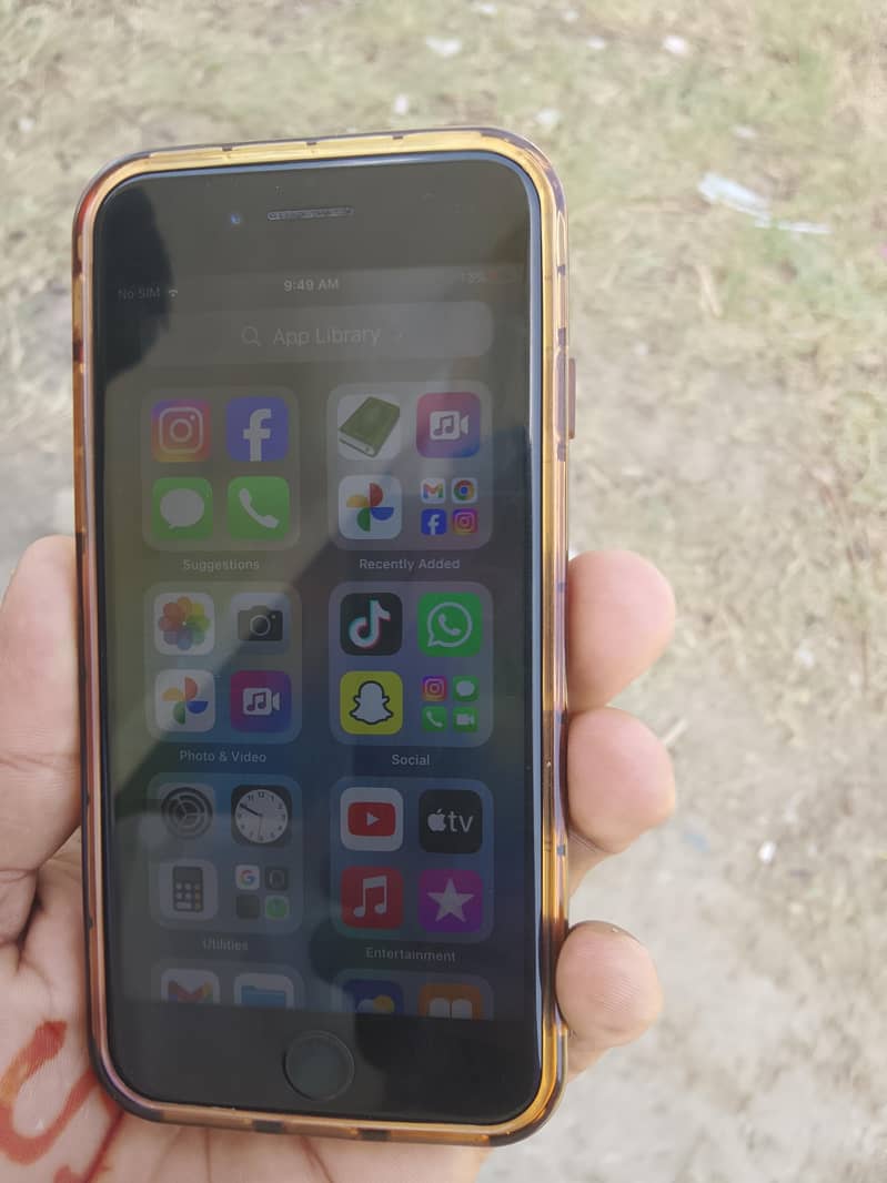 Apple iPhone 7 2