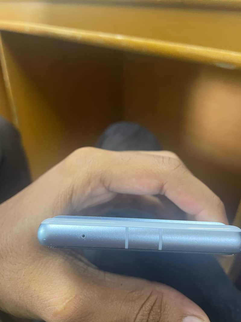 Google Pixel 7a 5