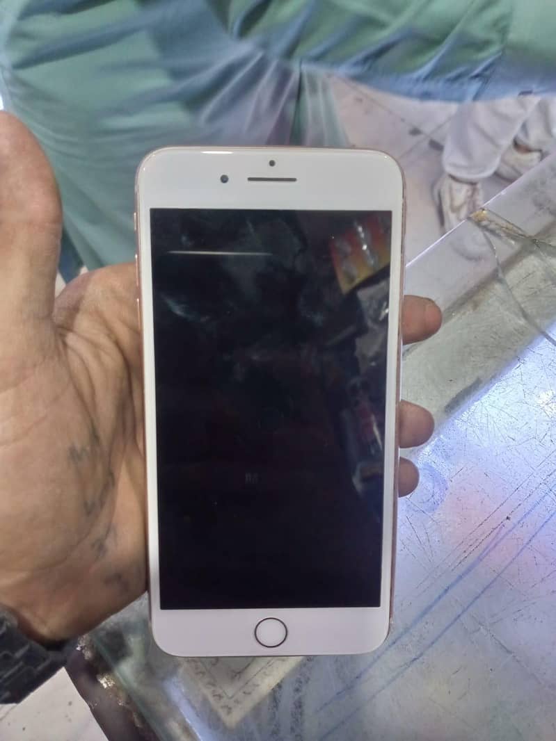 Apple iPhone 8 Plus 2