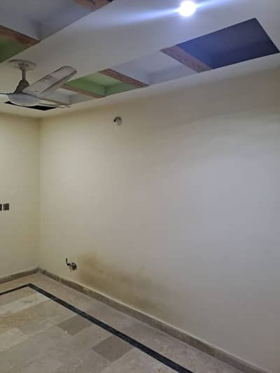 2 bed apartment available for rent in Ghauri town phase 4b near market only for bachlors