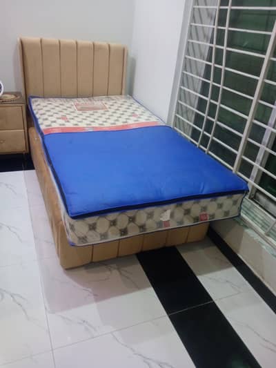 brand new beds single with side tables without matress