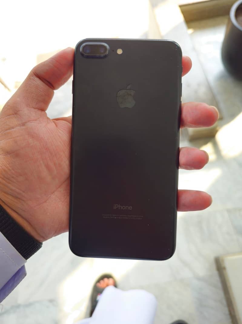 Apple iPhone 7 Plus 1