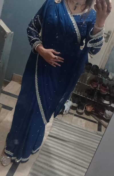 elegant royal blue classical saree. like new 10/10 condition