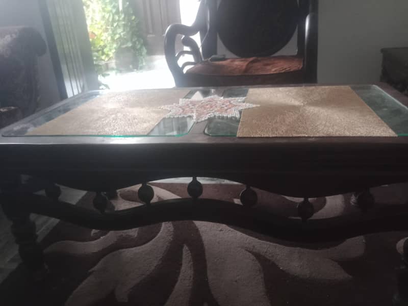 sofas table 1 big and 2 small 3