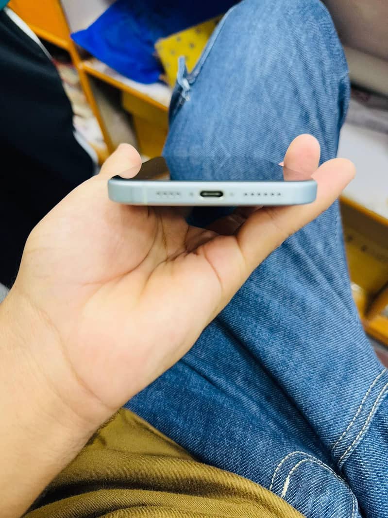 Apple iPhone 15 plus 4