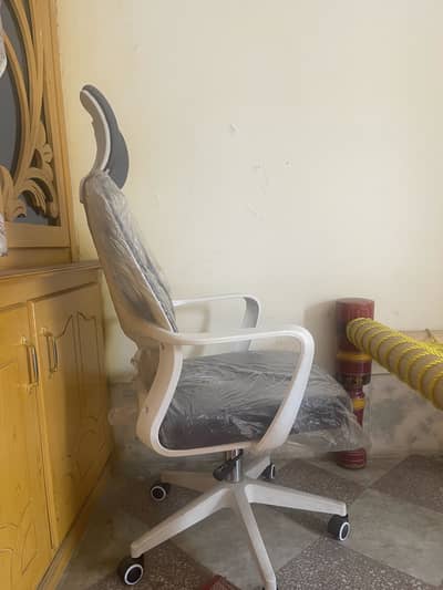 In original form price 20000 WhatsApp 03454747993