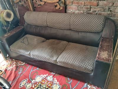 sofas ka ochad bi ha