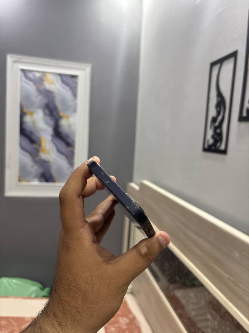 Iphone 12 4