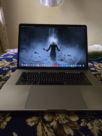 MacBook Pro 15-inch, 2017 with Original Macbook Charger