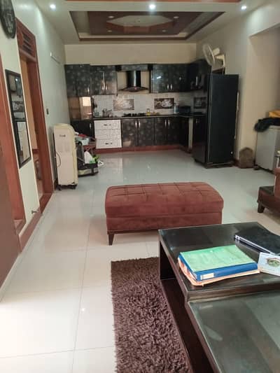 Residential Portion for Rent Block 10a, 280 yards, first floor, 3 bed drawing dining, well maintain, 8 years old contruction, west open, barrier street, near to lasania restaurant, seprate meters.  Rent: 120k *Code(16525)*