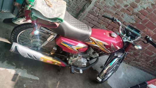 Honda 125 2025 ok  call 03446668076