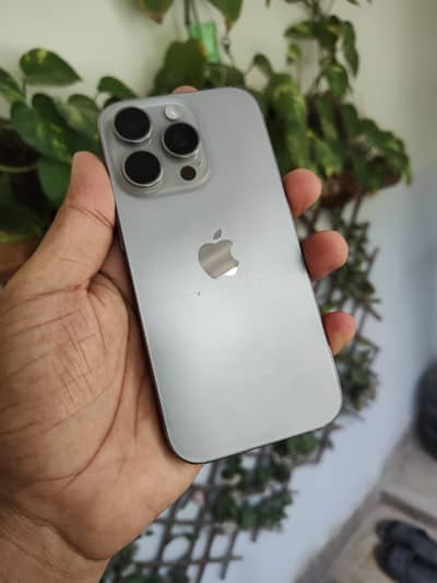 Apple iPhone 16 Pro